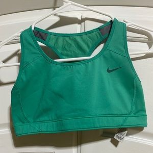 Nike pro sports bra